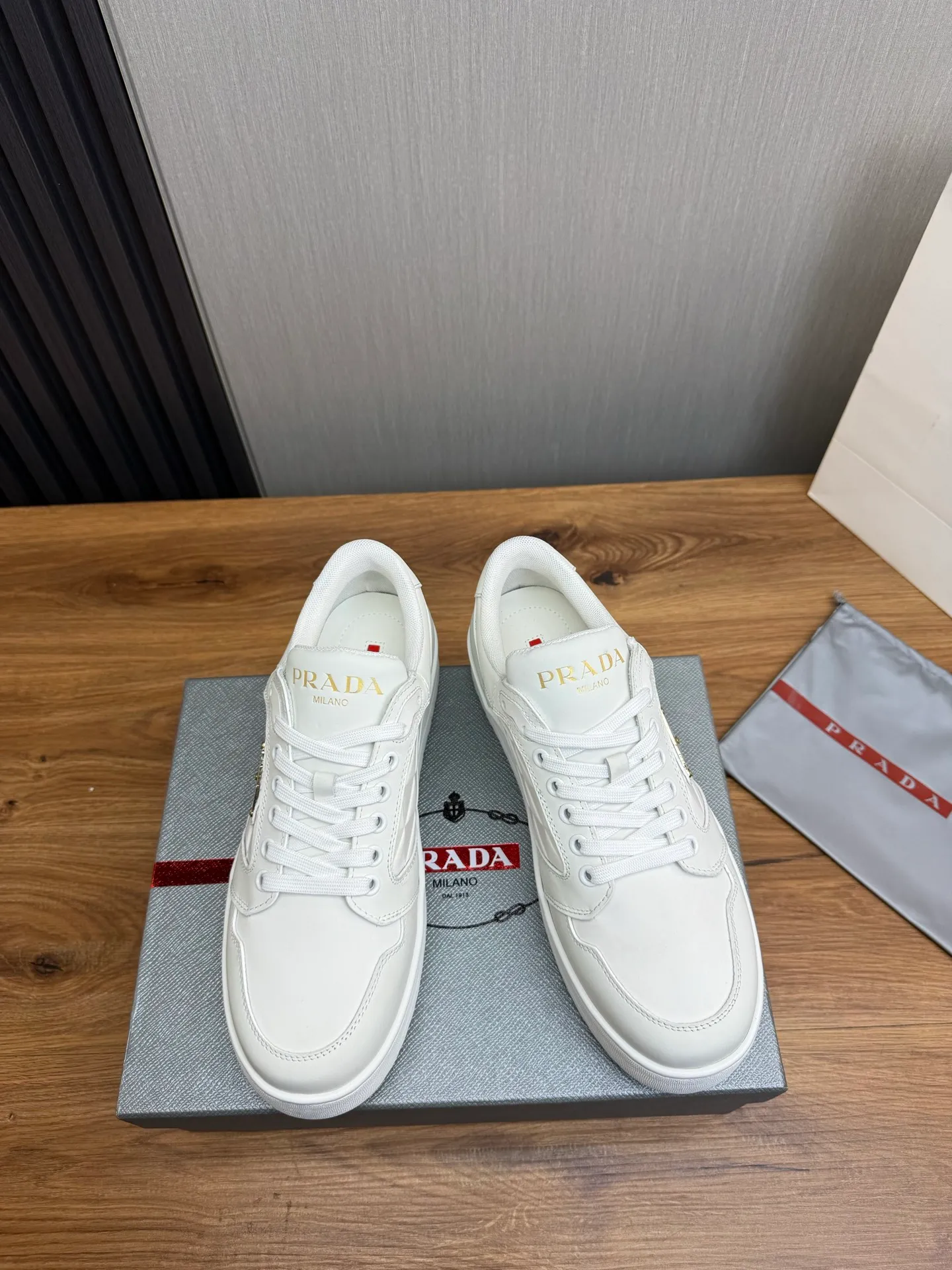 Men's shoes 💰580💰 [PRADA] Autumn and winter hot men's shoes shipped 👏Official website synchronized ⬆️Original fly-woven cowhide fabric + cowhide lining, 1⃣️:1⃣️reproduction, original sole, 38-45 (45. Customized, non-refundable)